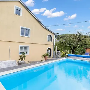 Haus Am Muehlbach In Goetzendorf Apartment